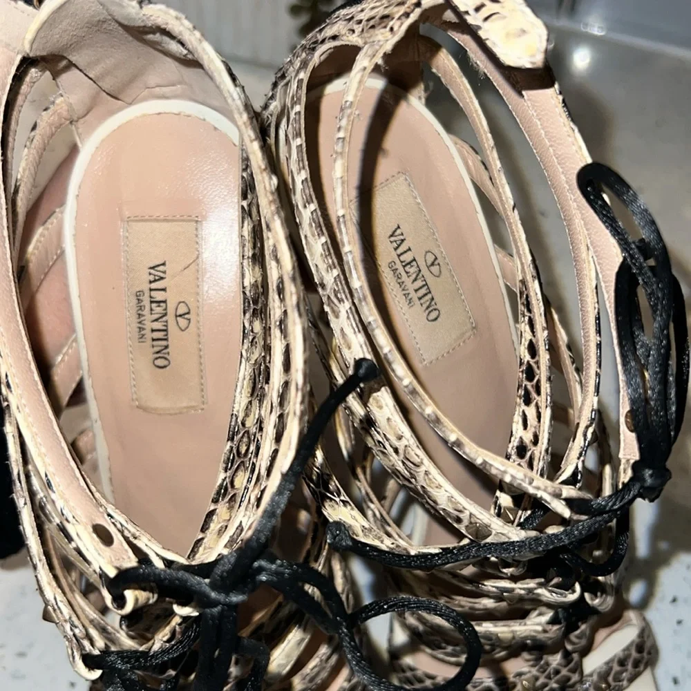 Valentino beige Python micro stud - Picture 4 of 4